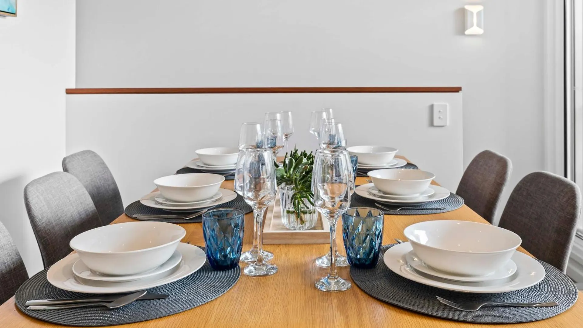 Stylish 3Bd Townhouse Camp Hill, Sleeps 8, Wifi, Parking Apartment Brisbane