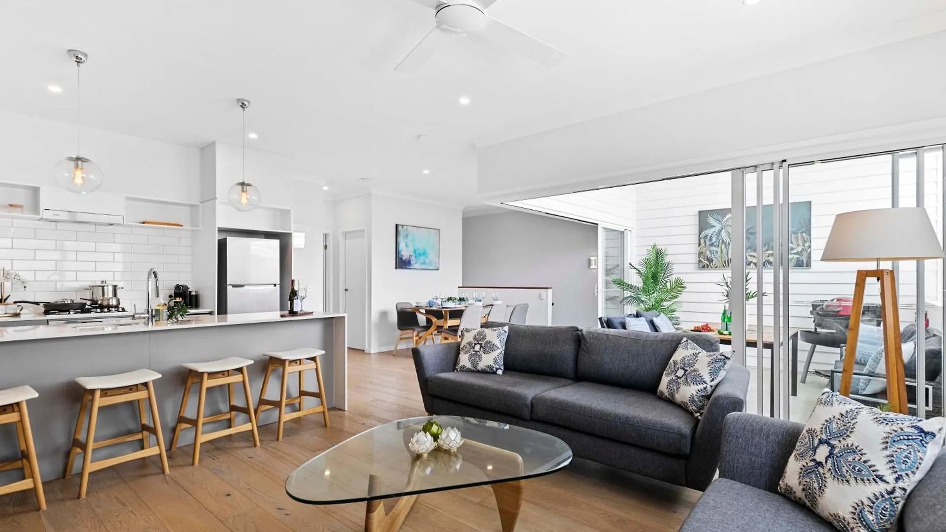 Stylish 3Bd Townhouse Camp Hill, Sleeps 8, Wifi, Parking Apartment Brisbane 0*,