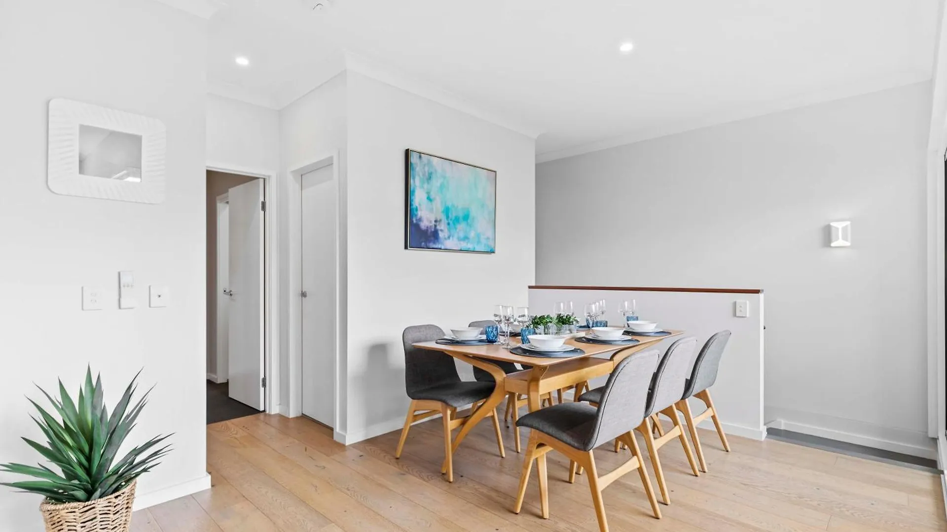 Stylish 3Bd Townhouse Camp Hill, Sleeps 8, Wifi, Parking Apartment Brisbane