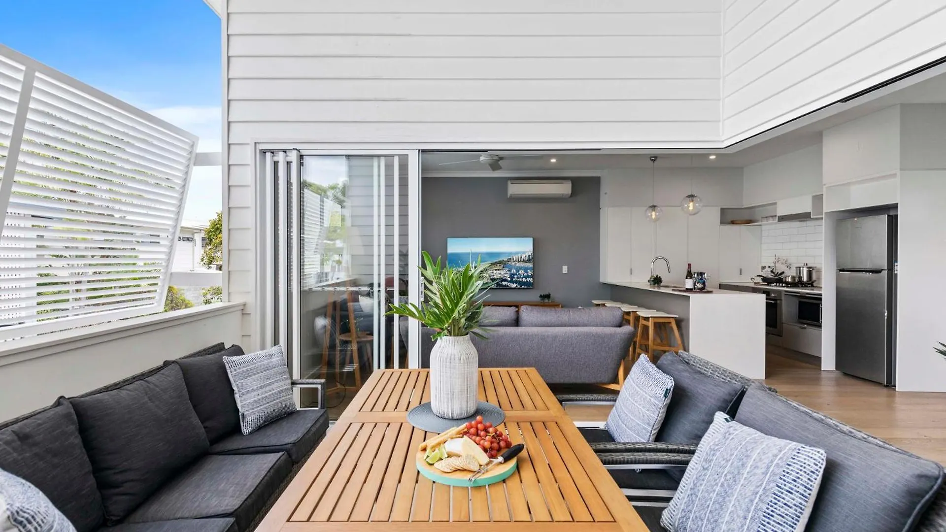 Stylish 3Bd Townhouse Camp Hill, Sleeps 8, Wifi, Parking Apartment Brisbane 0*,