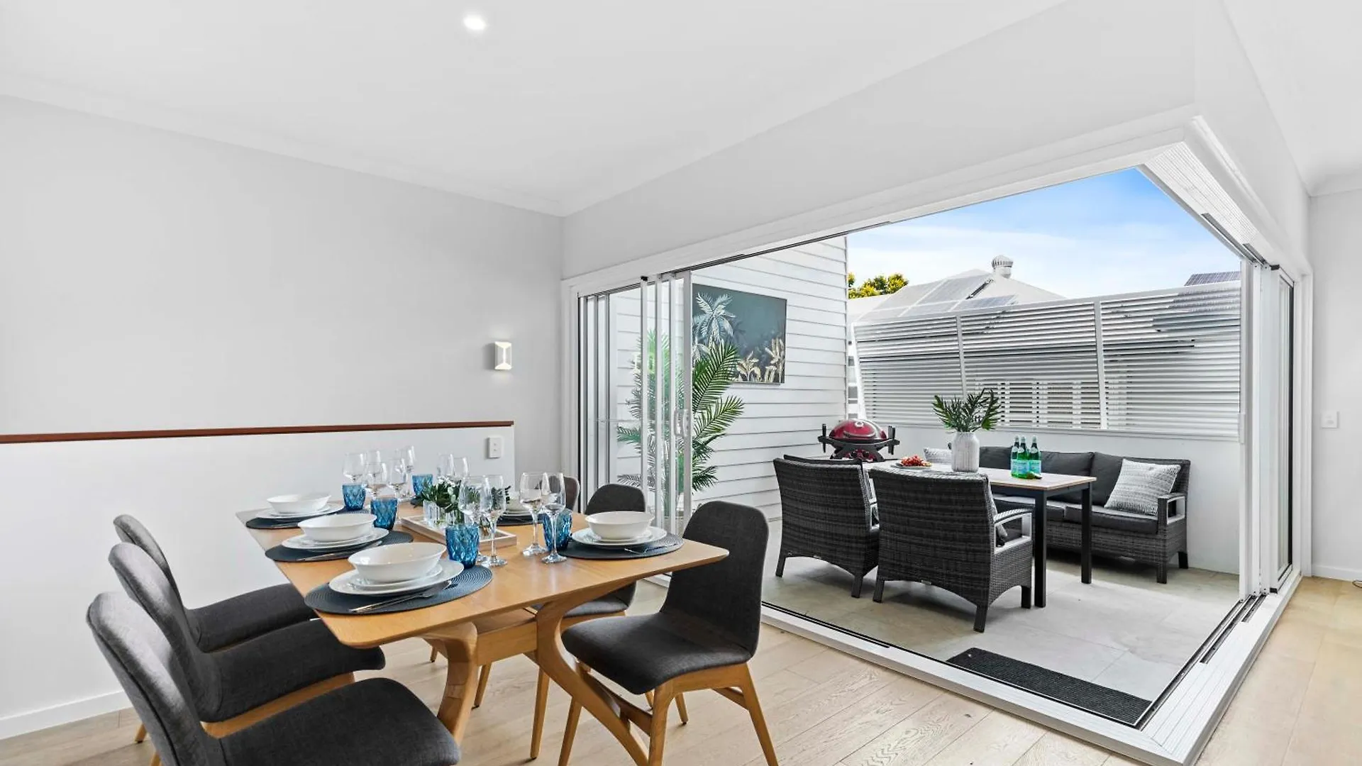 Stylish 3Bd Townhouse Camp Hill, Sleeps 8, Wifi, Parking Apartment Brisbane