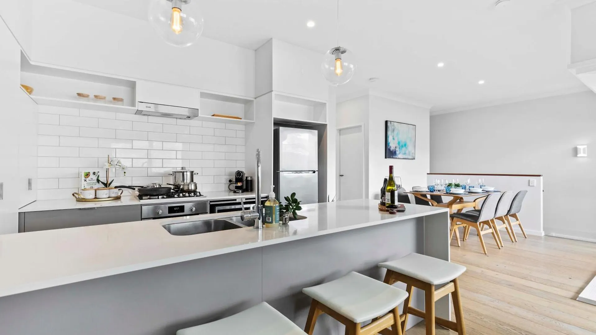 Stylish 3Bd Townhouse Camp Hill, Sleeps 8, Wifi, Parking Apartment Brisbane Australia